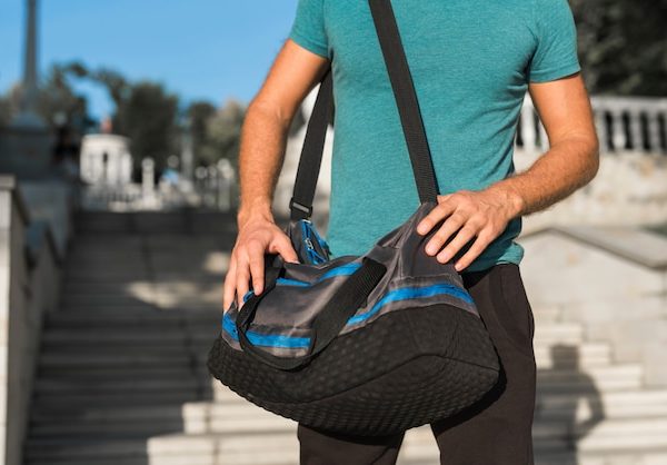 Transporte Seu Equipamento com Estilo: Mochilas e Bolsas para Lutadores