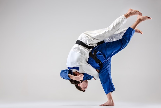 Iniciantes no Judô: Dicas para Comprar Seu Primeiro Kimono Judo