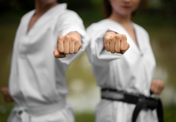 Kimonos de Judo trançados vs leves: qual a melhor opção?