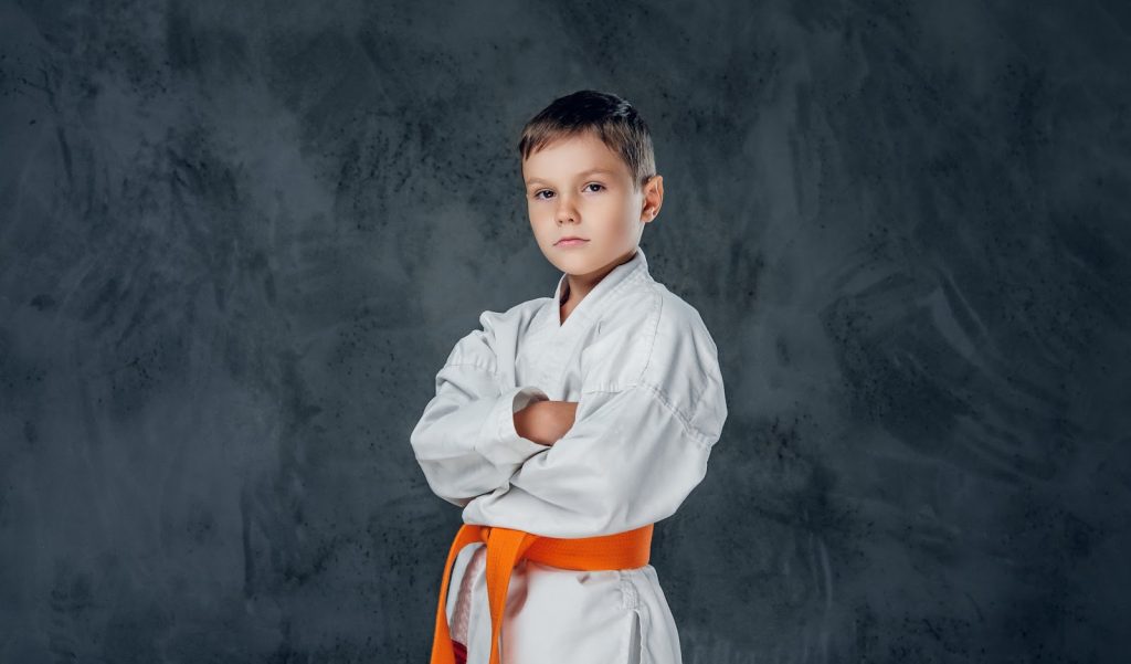 Investindo na prática de Karatê: Saiba mais sobre os kimonos masculino e infantil