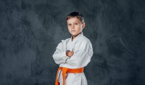 Investindo na prática de Karatê: Saiba mais sobre os kimonos masculino e infantil